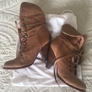 ALDO Sz 38 distressed leather boot